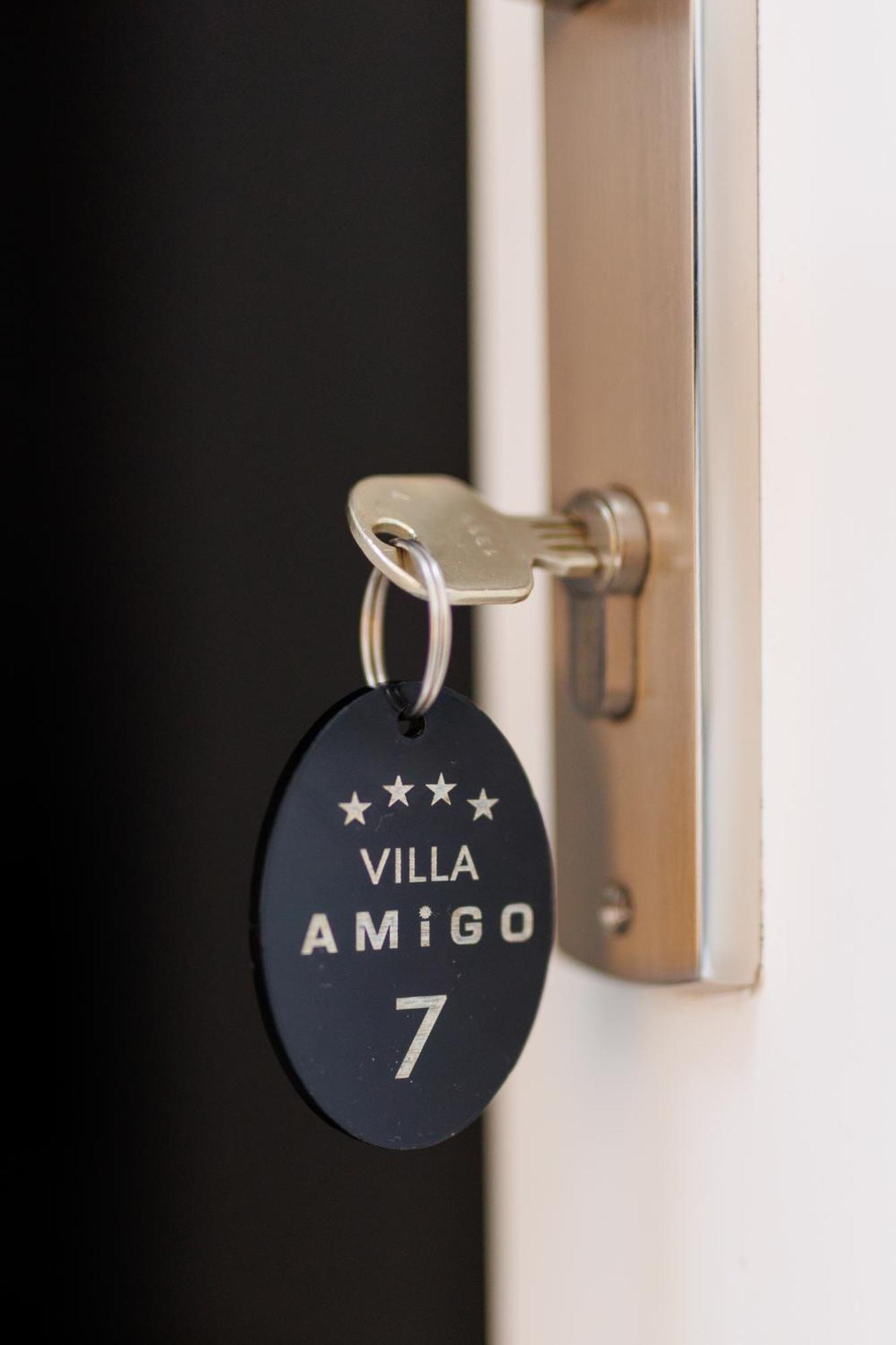Amigo 4*